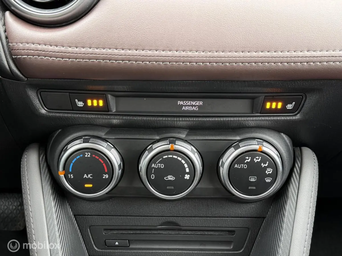 2.0 SkyActiv-G 120 GT-Luxury Leer Navi Camera HUD Cruise LED