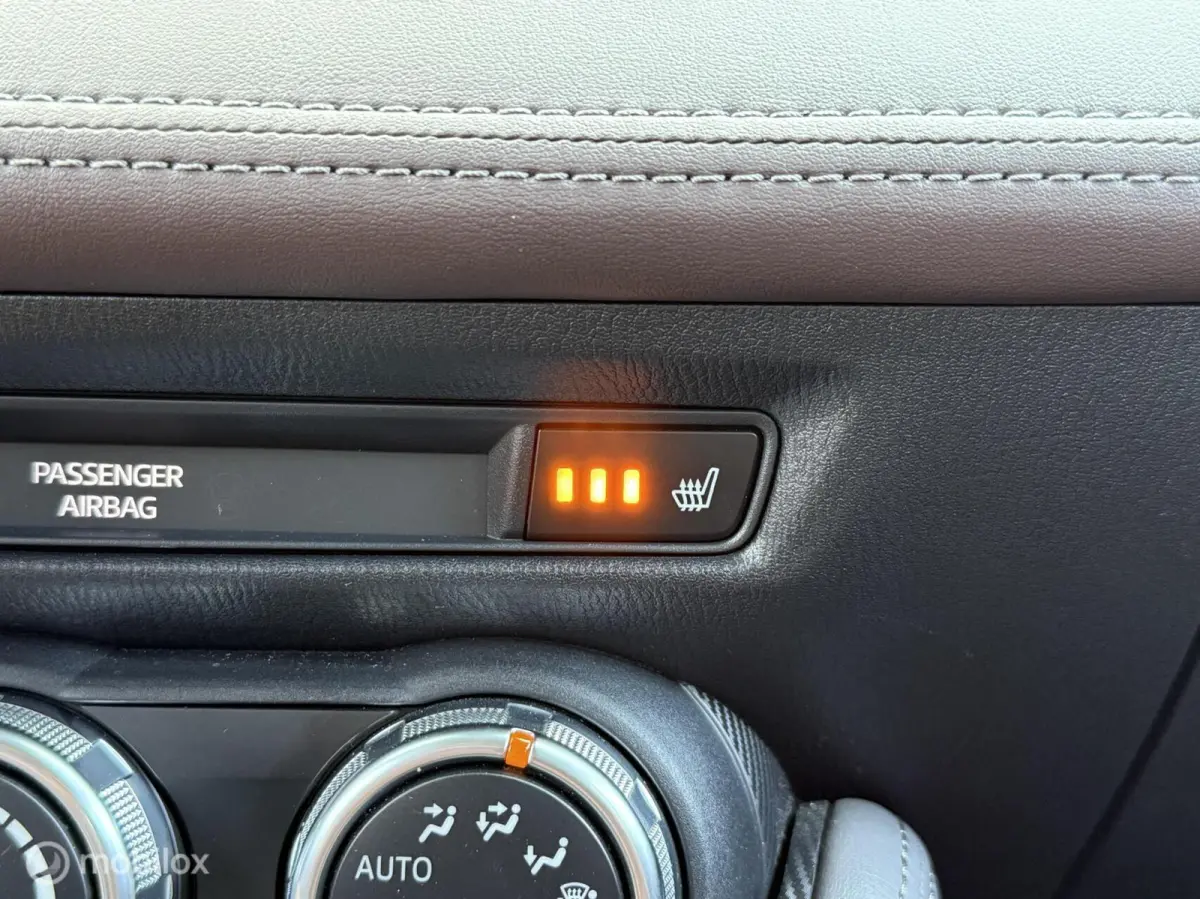 2.0 SkyActiv-G 120 GT-Luxury Leer Navi Camera HUD Cruise LED