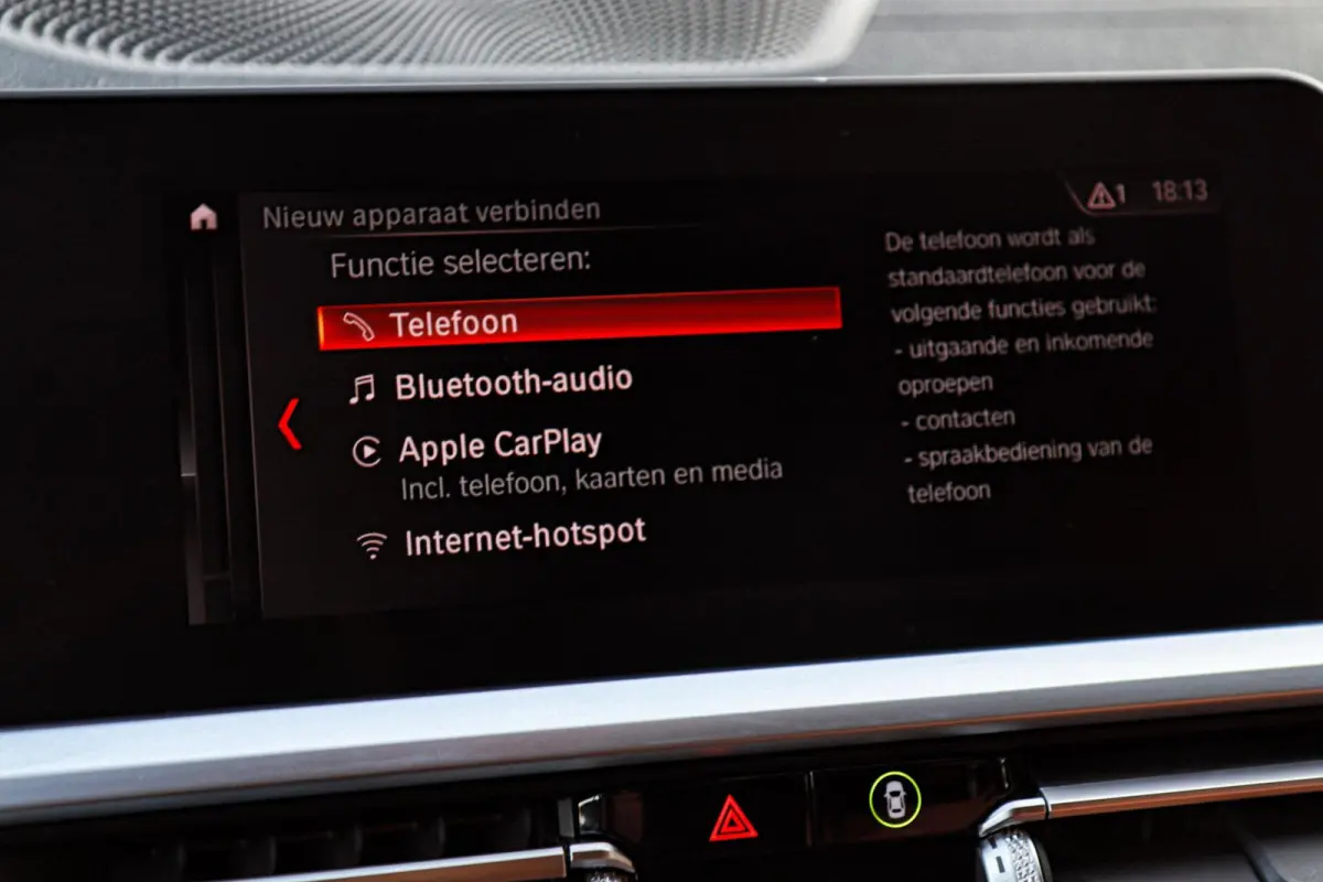 330i Sport Line /LASER-LED/PANODAK/HUD/MEMORY/STOEL+STUURVERW./KEYLESS/TREKHAAK!