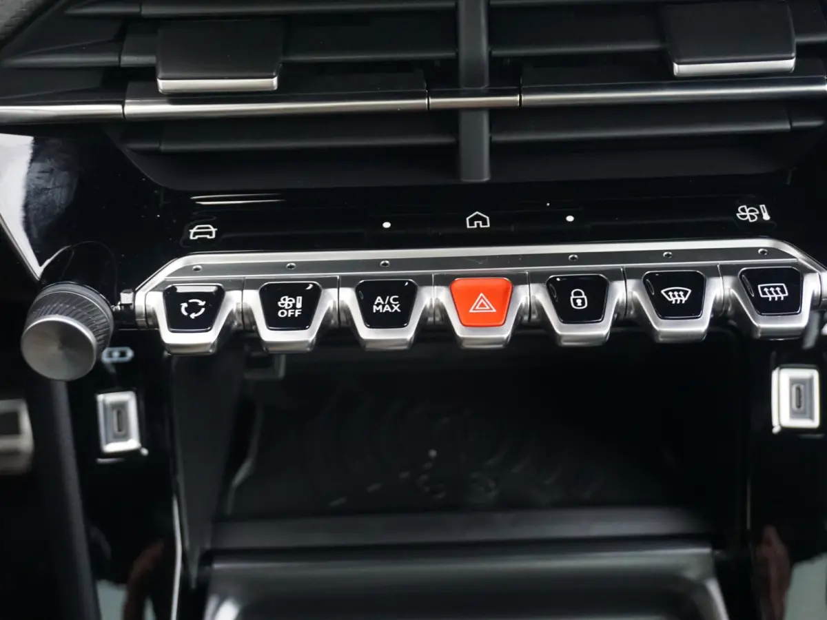 1.2 Hybrid 145 GT | Tot 8 jaar garantie | Panoramadak