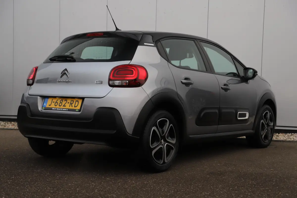 1.2 PureTech Feel Navigatie Carplay Android Climate Cruise Control Rijstrooksensor Parkeersensor All-season banden!