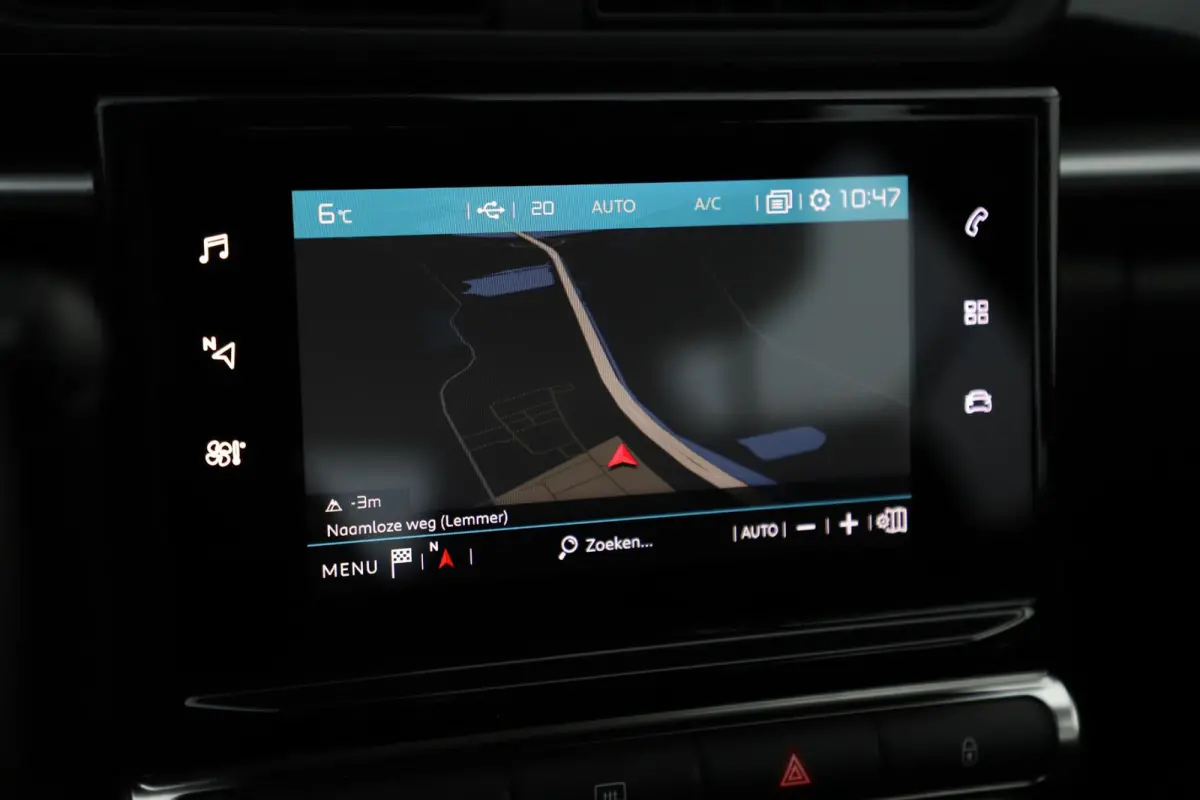 1.2 PureTech Feel Navigatie Carplay Android Climate Cruise Control Rijstrooksensor Parkeersensor All-season banden!