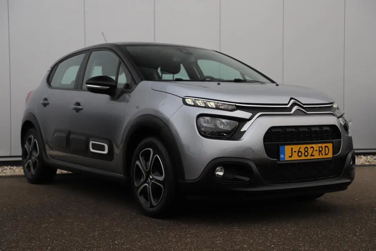 1.2 PureTech Feel Navigatie Carplay Android Climate Cruise Control Rijstrooksensor Parkeersensor All-season banden!