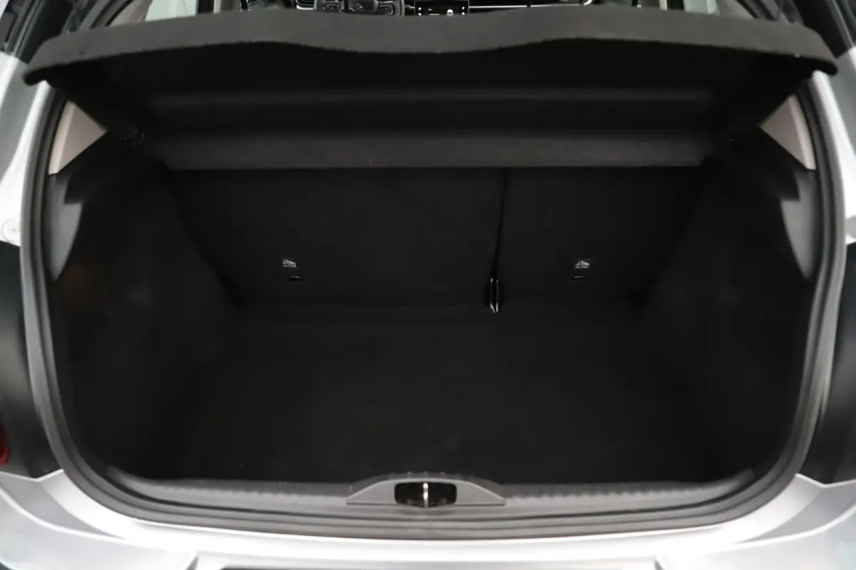 1.2 PureTech Feel Navigatie Carplay Android Climate Cruise Control Rijstrooksensor Parkeersensor All-season banden!