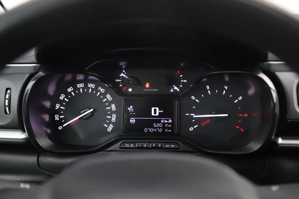 1.2 PureTech Feel Navigatie Carplay Android Climate Cruise Control Rijstrooksensor Parkeersensor All-season banden!