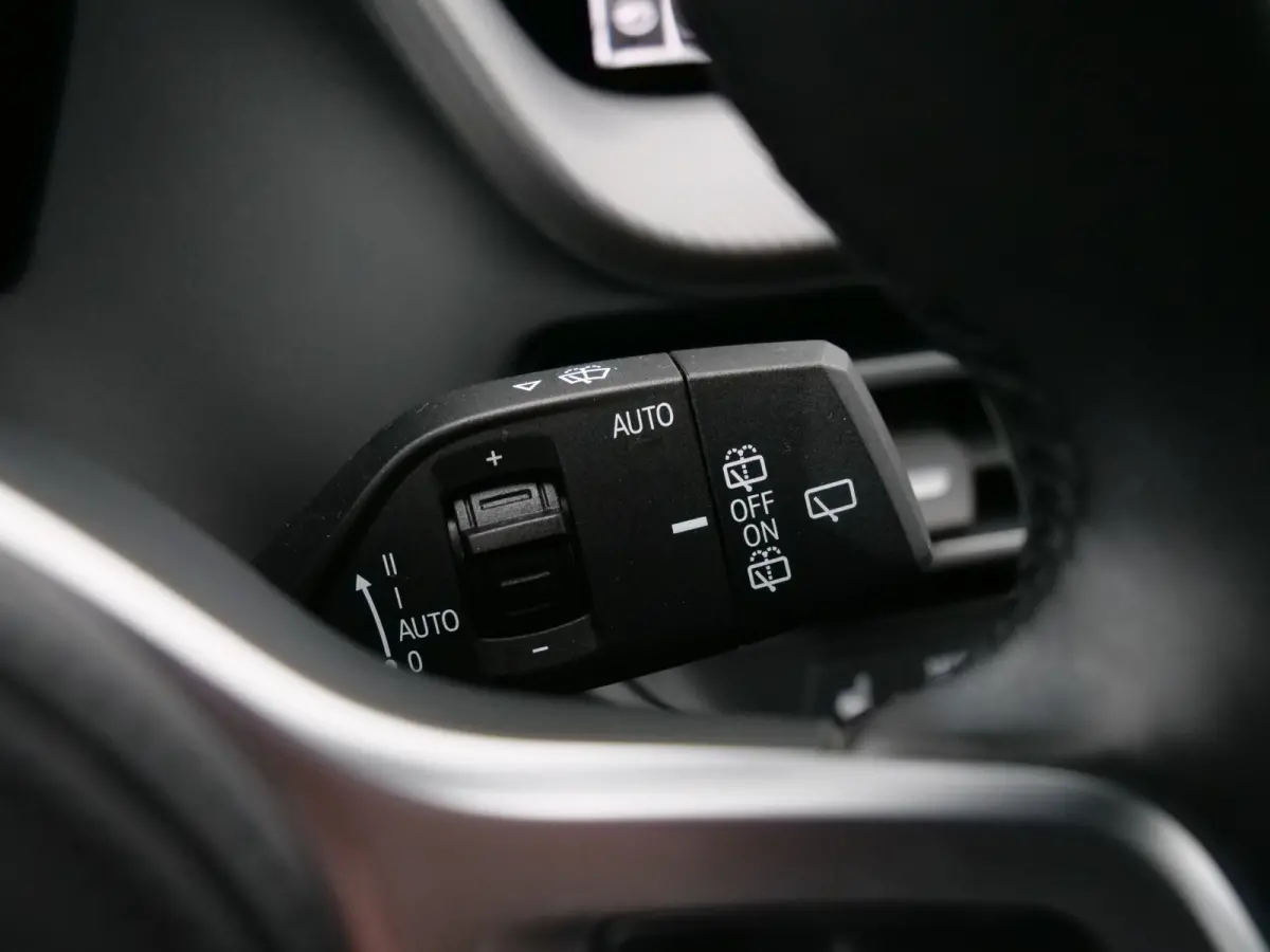 116i Business Edition Plus 109 Pk DAB / Leer / Apple Carplay / Camera