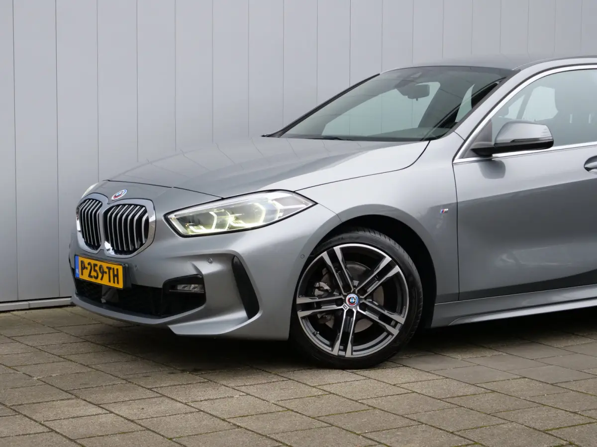 116i Business Edition Plus 109 Pk DAB / Leer / Apple Carplay / Camera