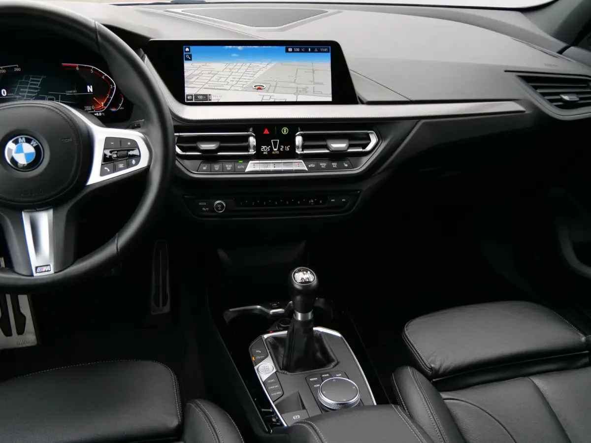 116i Business Edition Plus 109 Pk DAB / Leer / Apple Carplay / Camera