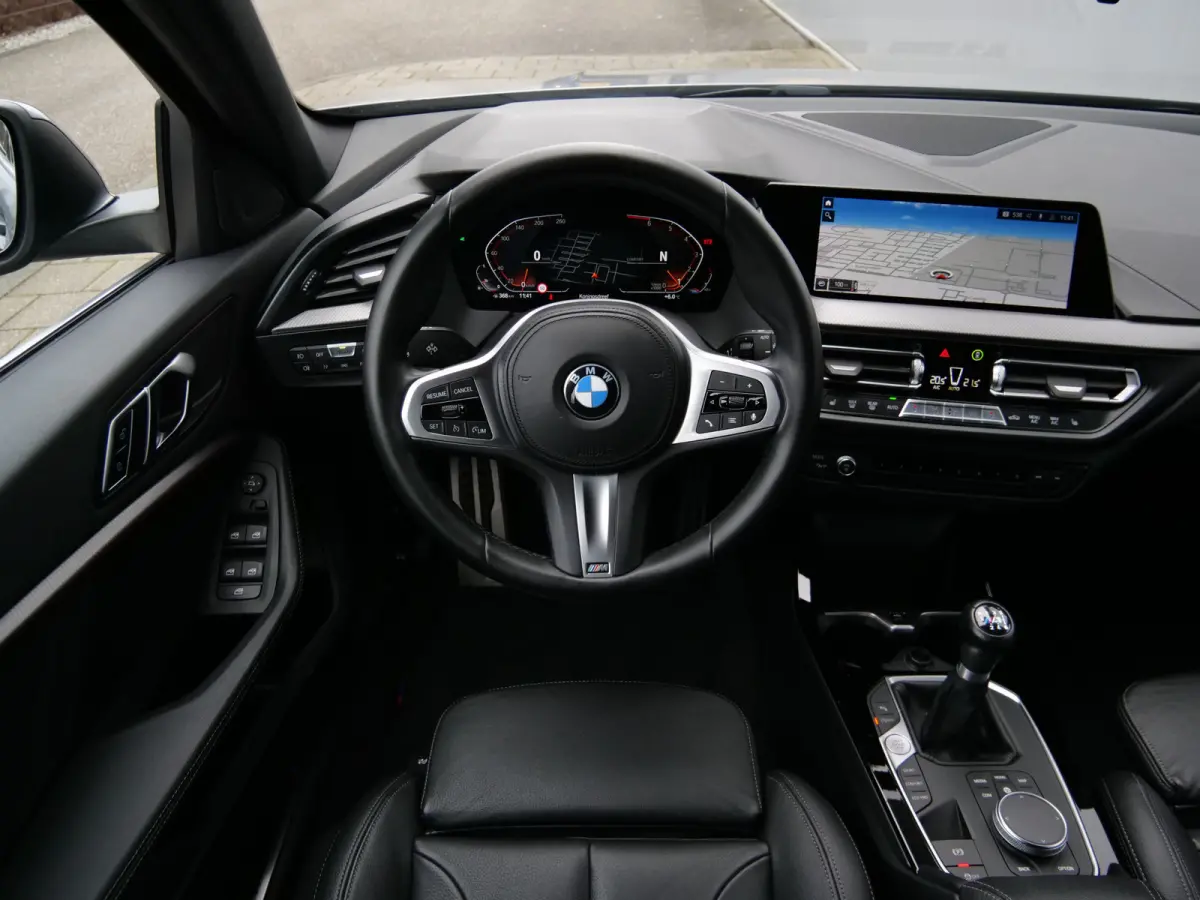 116i Business Edition Plus 109 Pk DAB / Leer / Apple Carplay / Camera