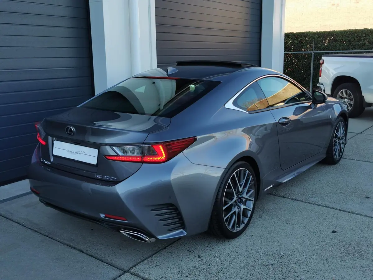 300h F SPORT Line
