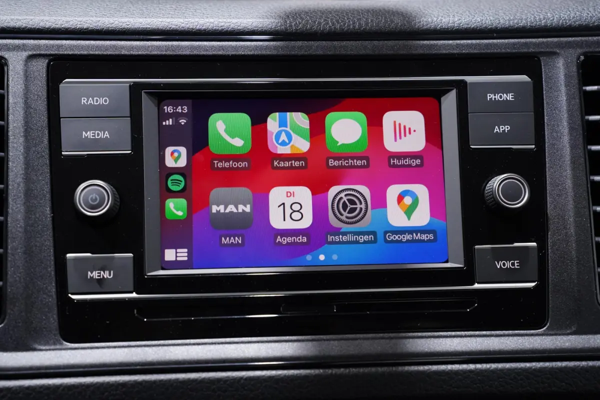 2.0 TDI 140 pk Autotransporter Airco, Luchtvering Apple Carplay, Trekhaak 3.500 kg, Cruise Control, BPM vrij, 3-Zits