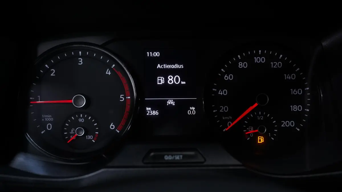 2.0 TDI 140 pk Autotransporter Airco, Luchtvering Apple Carplay, Trekhaak 3.500 kg, Cruise Control, BPM vrij, 3-Zits