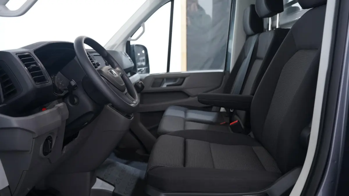 2.0 TDI 140 pk Autotransporter Airco, Luchtvering Apple Carplay, Trekhaak 3.500 kg, Cruise Control, BPM vrij, 3-Zits
