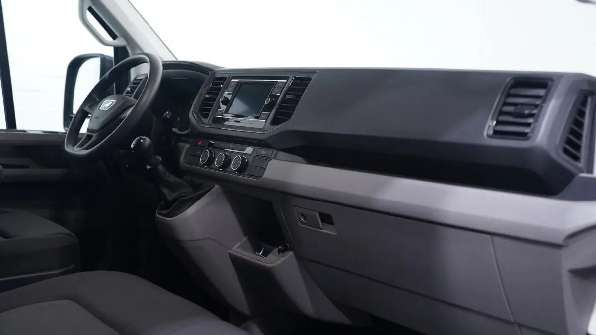 2.0 TDI 140 pk Autotransporter Airco, Luchtvering Apple Carplay, Trekhaak 3.500 kg, Cruise Control, BPM vrij, 3-Zits