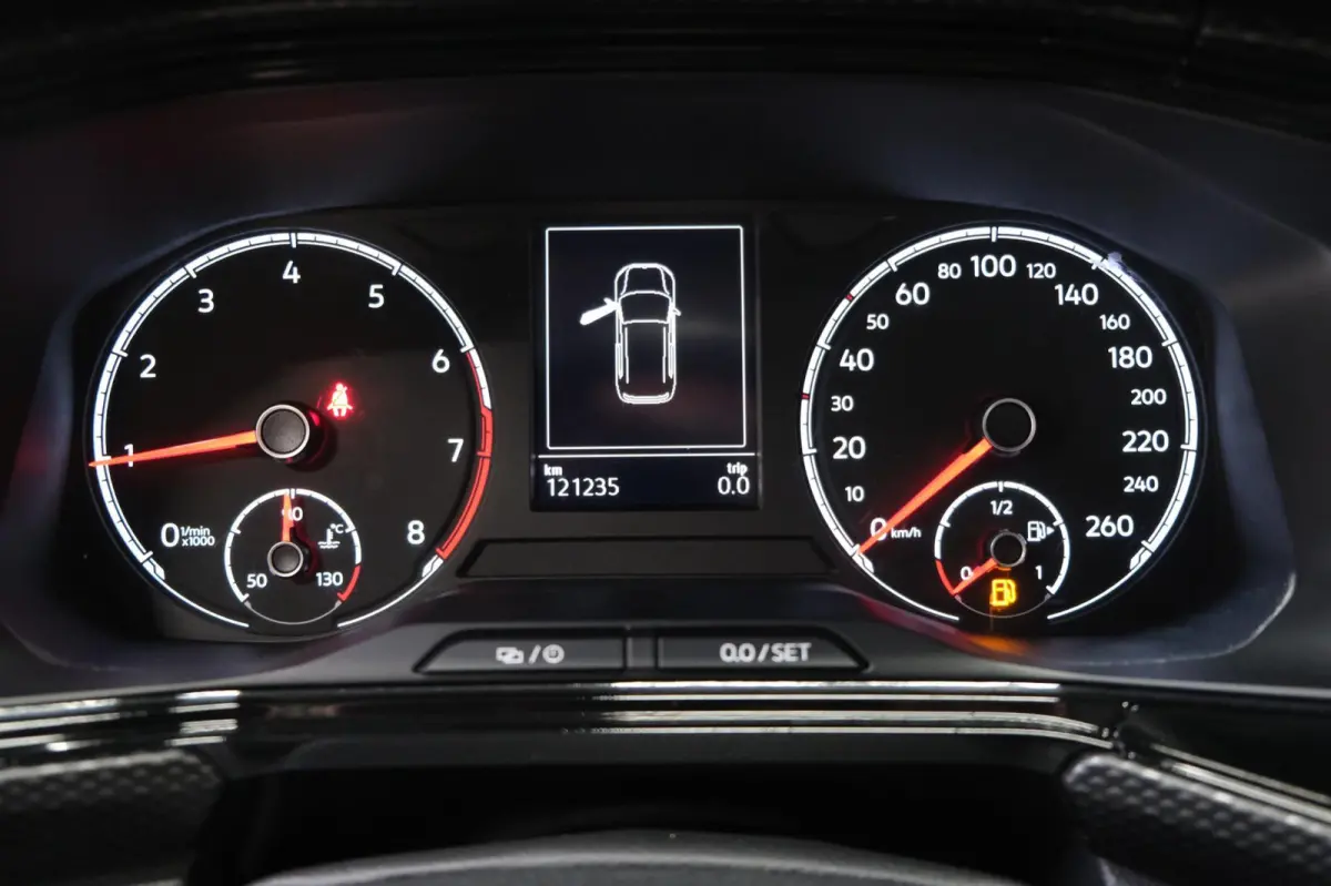 1.0 TSI Life - N.A.P. Airco, Cruise, Navi, PDC.