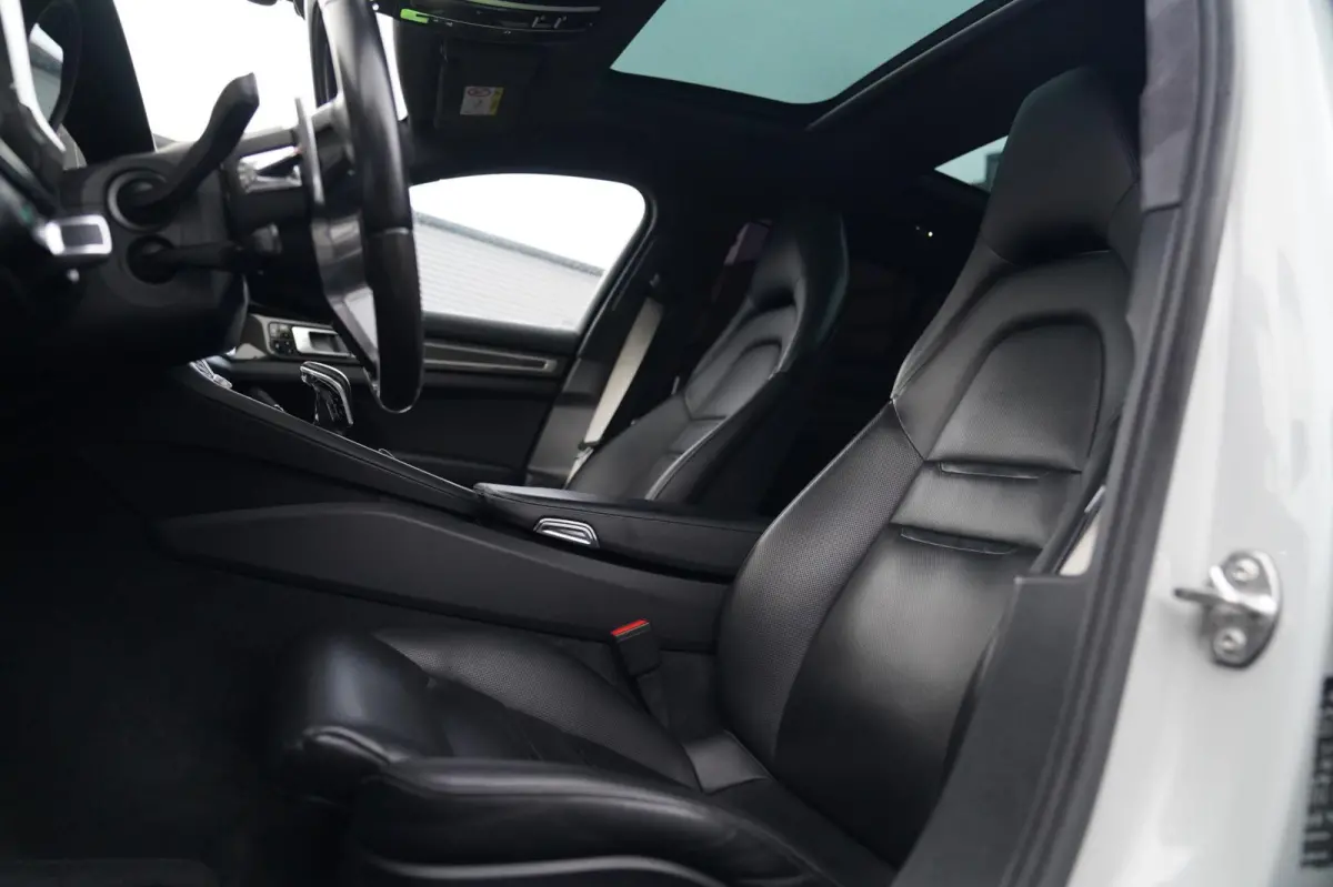 4.0 Turbo S E-Hybrid | Carbon | Massage | Porsche Active Safe | Schuifdak | Adaptieve Cruise | Keramisch | KRIJT