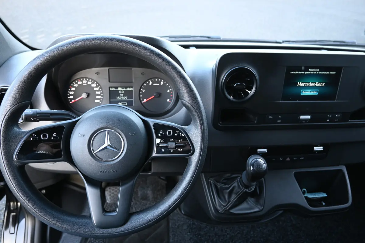 214 CDI L1H1 FWD MBUX met camera, Trekhaak