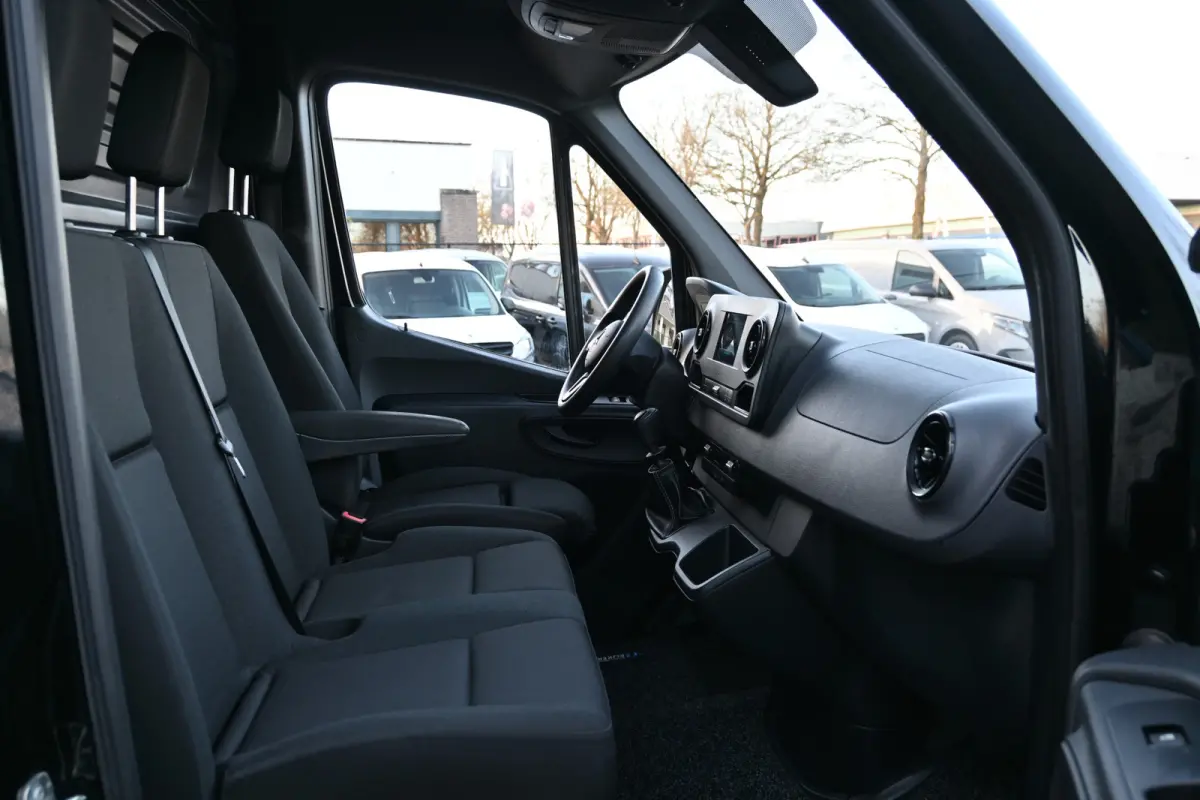 214 CDI L1H1 FWD MBUX met camera, Trekhaak