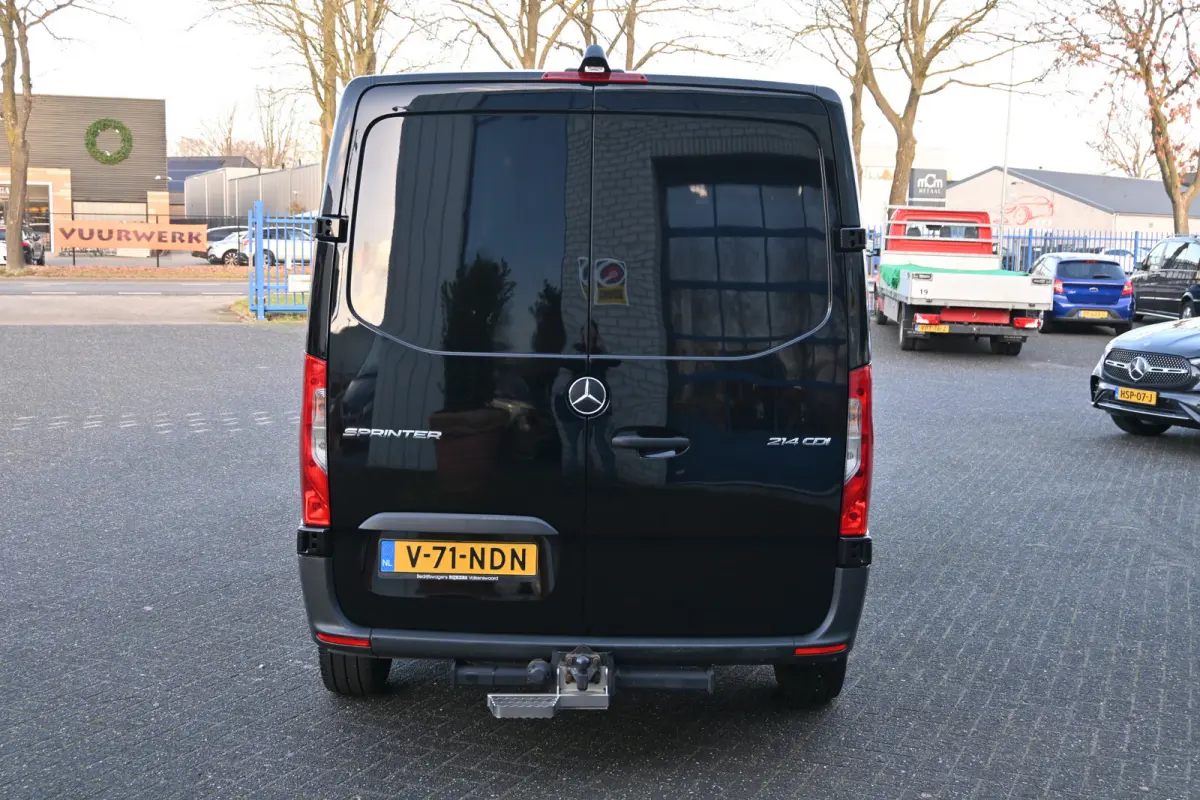 214 CDI L1H1 FWD MBUX met camera, Trekhaak