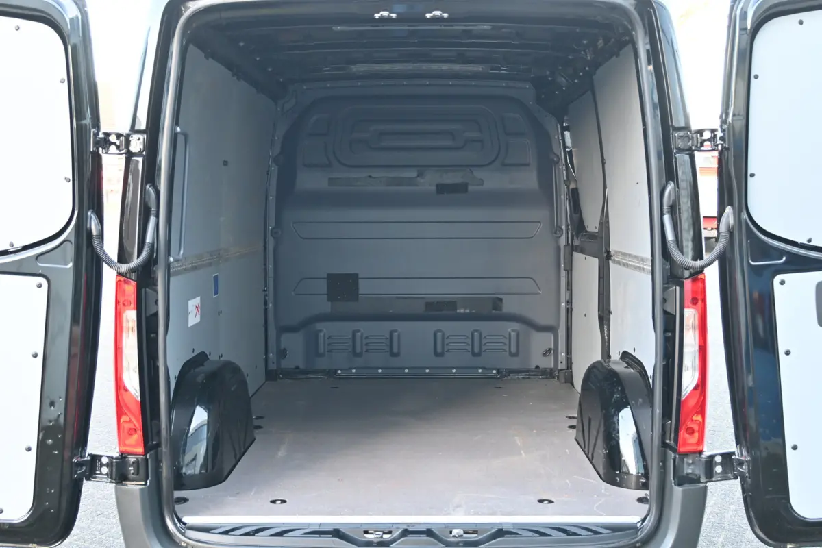 214 CDI L1H1 FWD MBUX met camera, Trekhaak