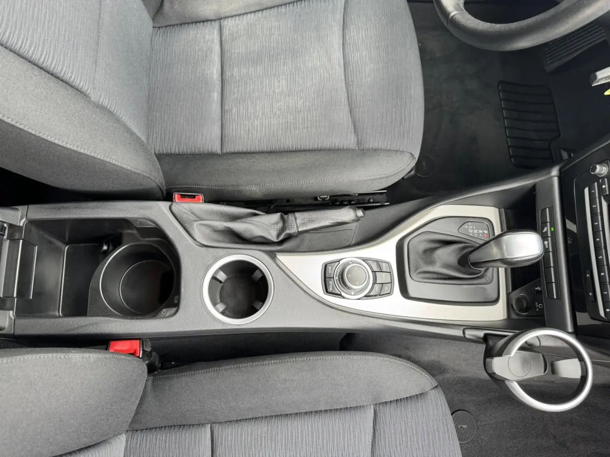 SDrive18i Cruise control Climate control Navigatie Stoelverwarming