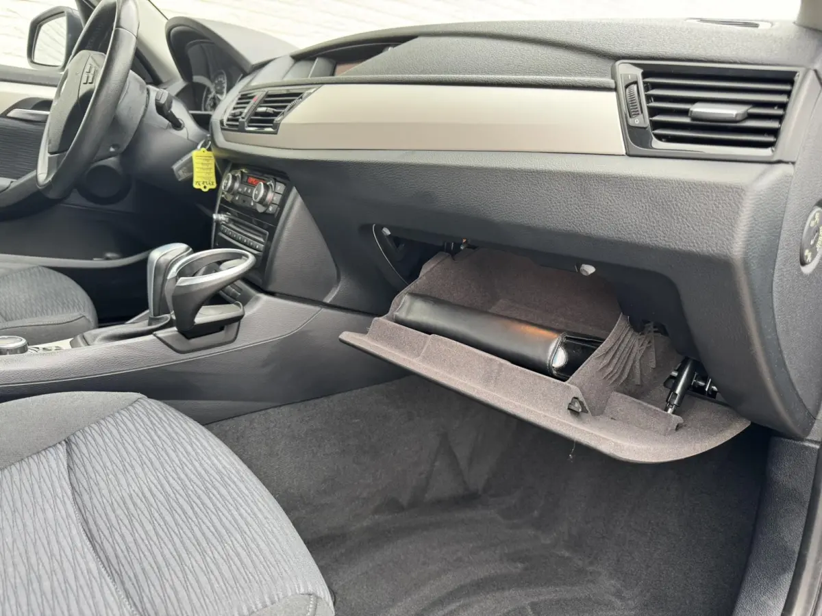SDrive18i Cruise control Climate control Navigatie Stoelverwarming