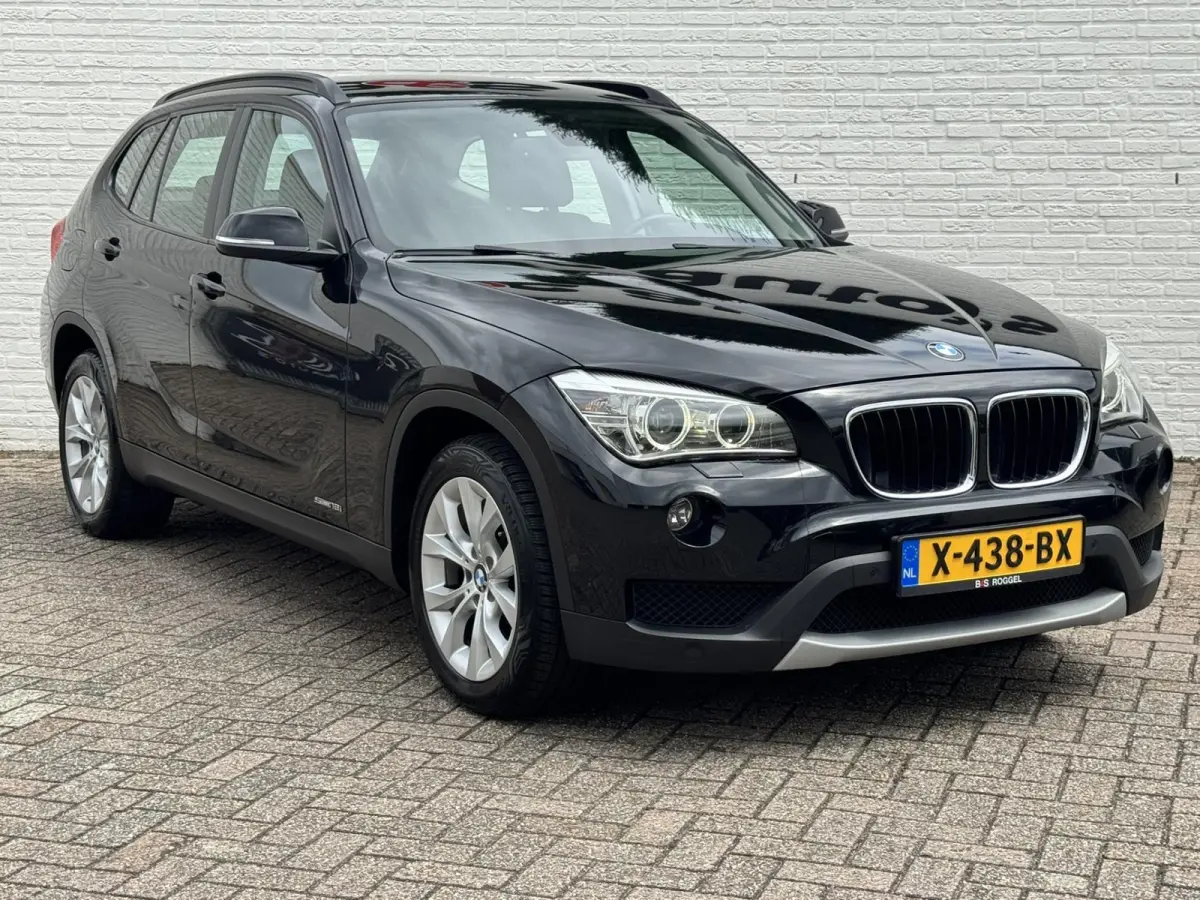 SDrive18i Cruise control Climate control Navigatie Stoelverwarming