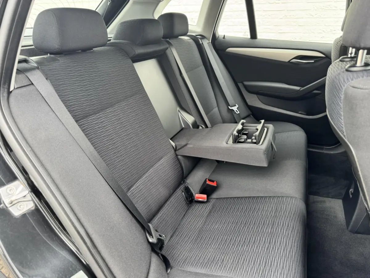 SDrive18i Cruise control Climate control Navigatie Stoelverwarming