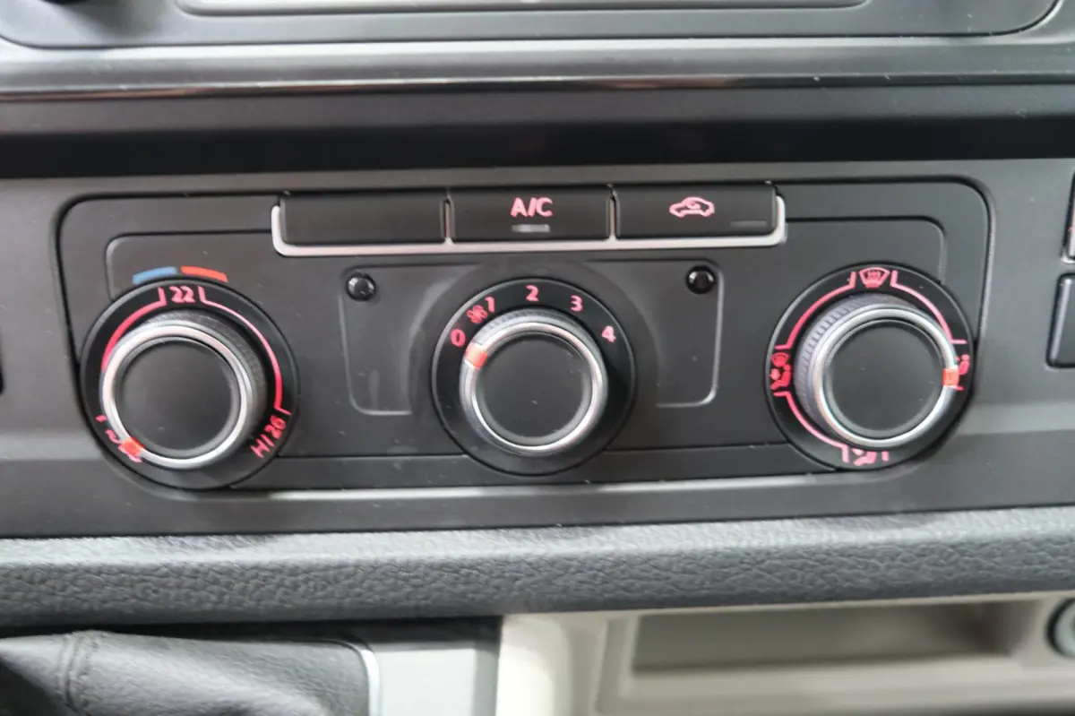 2.0 TDI L2H1 DC Comfortline - N.A.P. Airco, Trekhaak.