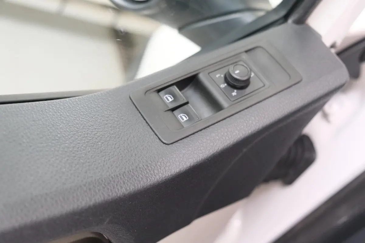 2.0 TDI L2H1 DC Comfortline - N.A.P. Airco, Trekhaak.