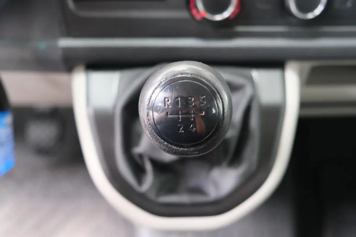 2.0 TDI L2H1 DC Comfortline - N.A.P. Airco, Trekhaak.