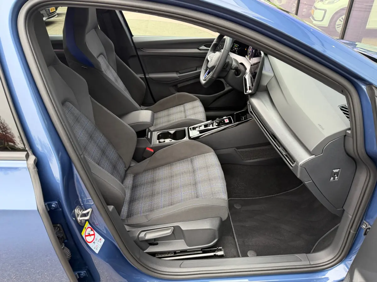 1.5 eHybrid GTE 272pk | Black Style | IQ light | Camera | Head-up | Rijklaar incl. garantie