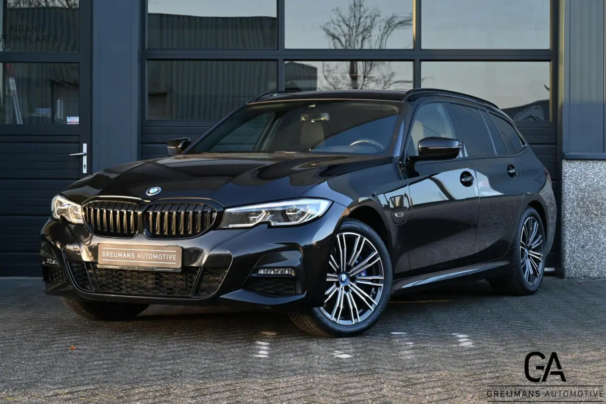330e xDrive |M-Sport|Memory|Panoramadak|