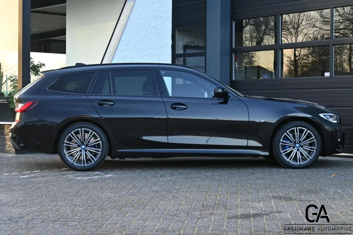 330e xDrive |M-Sport|Memory|Panoramadak|