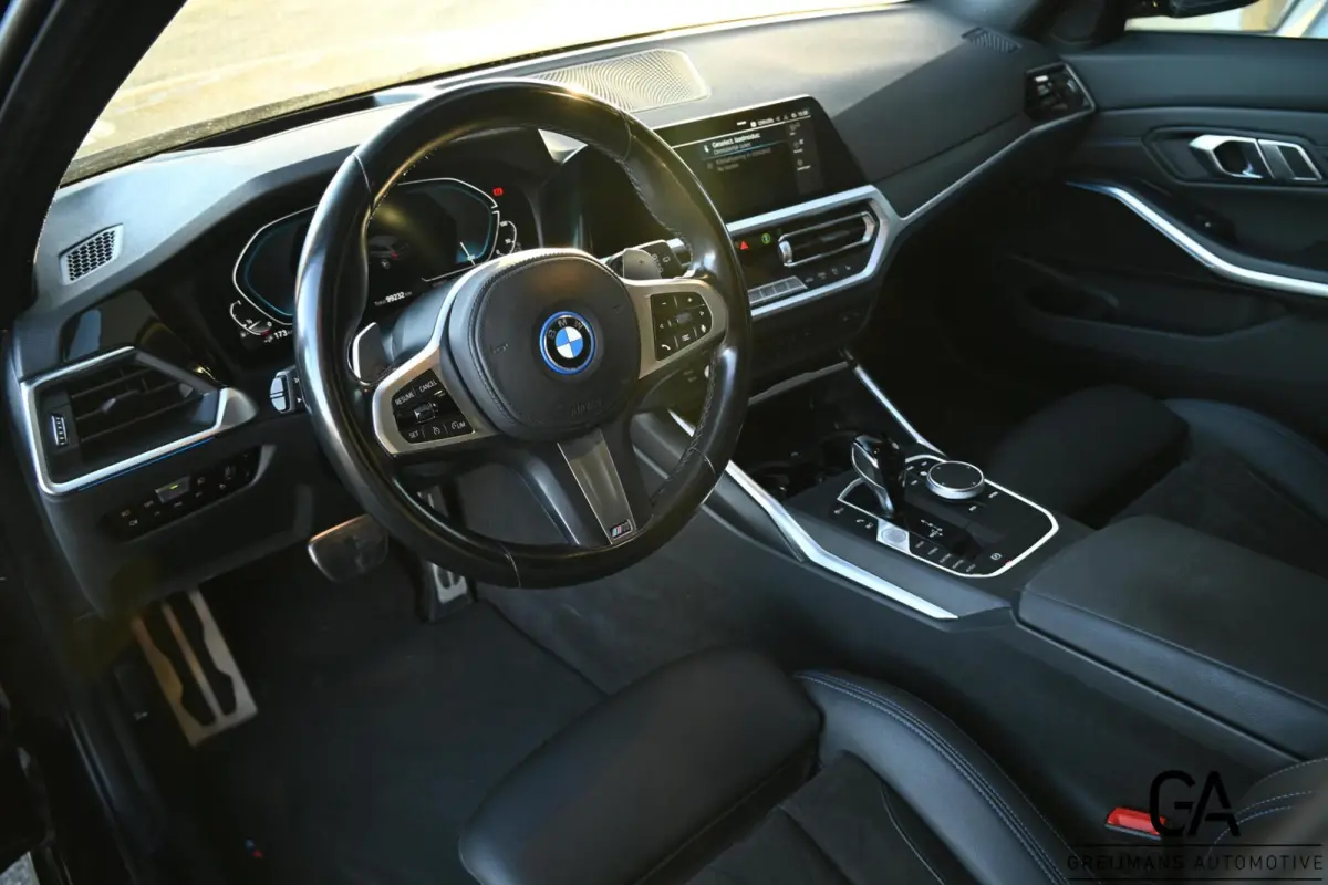 330e xDrive |M-Sport|Memory|Panoramadak|