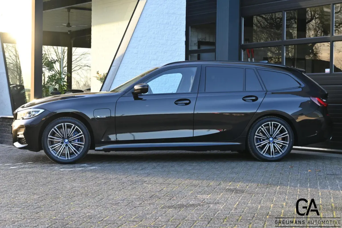 330e xDrive |M-Sport|Memory|Panoramadak|