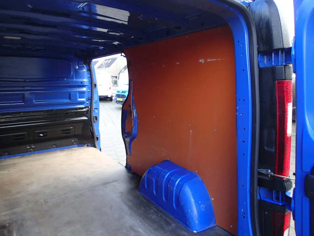 1.6 dCi 95 T29 L2H1 Comfort VOORZIEN VAN AIRCO+CRUISE+TREKHAAK !!!