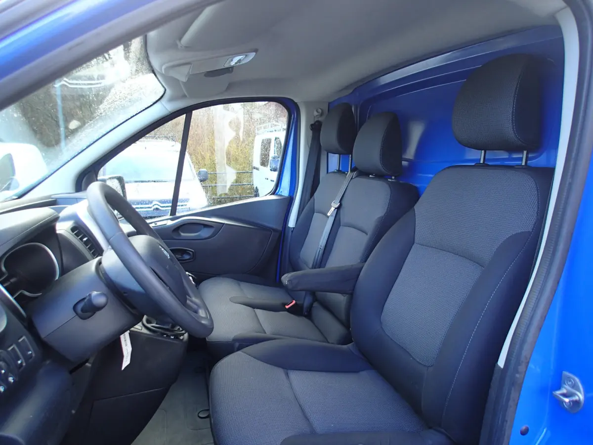 1.6 dCi 95 T29 L2H1 Comfort VOORZIEN VAN AIRCO+CRUISE+TREKHAAK !!!
