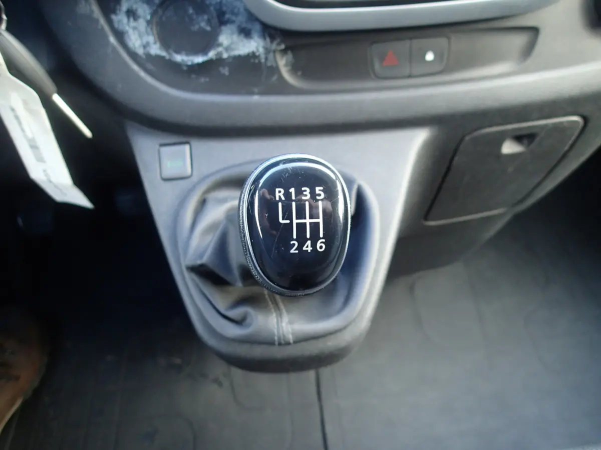 1.6 dCi 95 T29 L2H1 Comfort VOORZIEN VAN AIRCO+CRUISE+TREKHAAK !!!