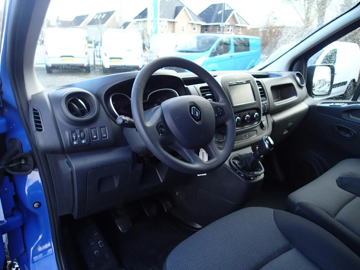 1.6 dCi 95 T29 L2H1 Comfort VOORZIEN VAN AIRCO+CRUISE+TREKHAAK !!!