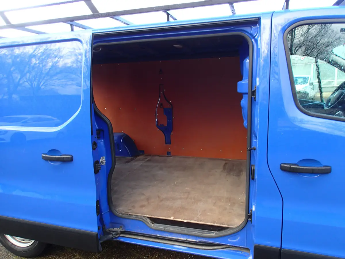 1.6 dCi 95 T29 L2H1 Comfort VOORZIEN VAN AIRCO+CRUISE+TREKHAAK !!!