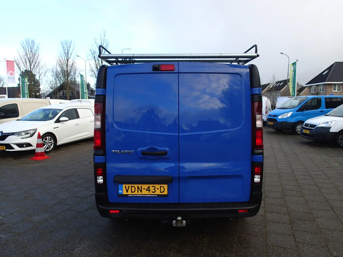 1.6 dCi 95 T29 L2H1 Comfort VOORZIEN VAN AIRCO+CRUISE+TREKHAAK !!!
