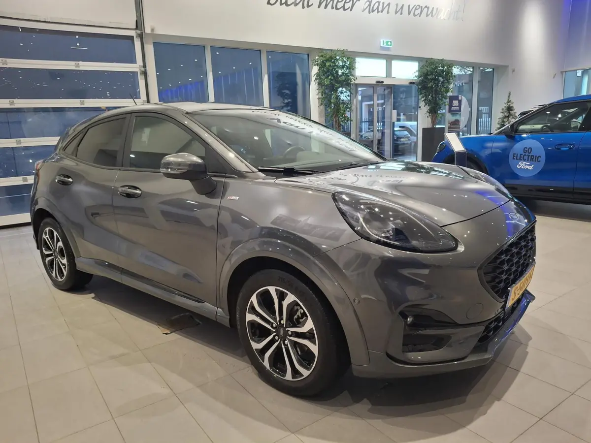 1.0 EcoBoost ST-Line | ADAPTIEVE CRUISE CONTROL | STOEL, STUUR EN VOORRUITVERWARMING | AFNEEMBARE TREKHAAK | APPLE CARPLAY / ANDROID AUTO | CAMERA |