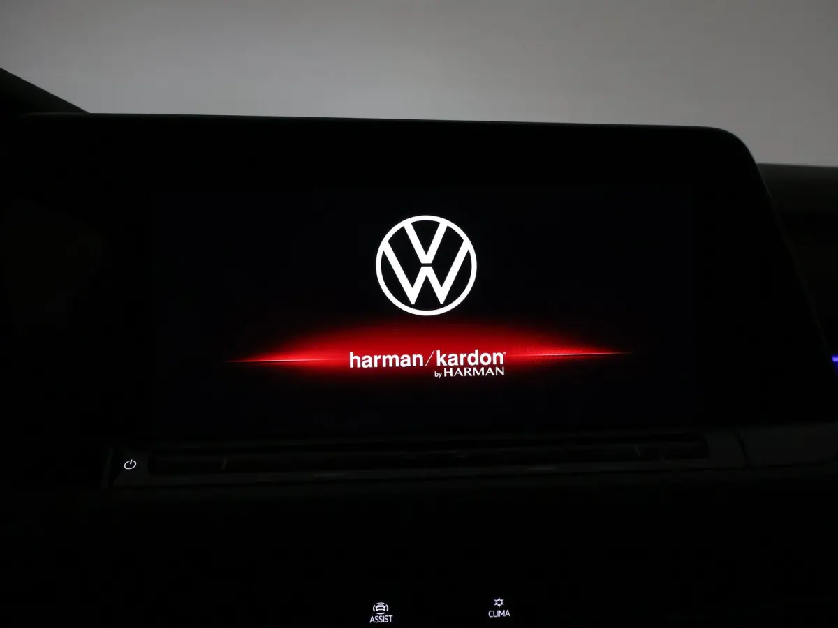 8 2.0 TSI GTI CLUBSPORT 300 PK MILLTEK | PANORAMA | HARMAN/KARDON | SFEERVERL. | CAMERA