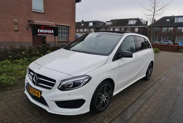 180 AMG|PANORAMADAK|FACELIFT|NAVIGATIE|BLUETOOTH|XENON-LED|DEALER ONDERHOUDEN