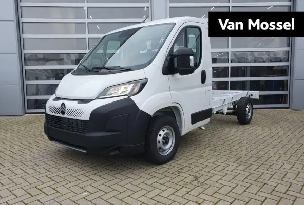3.5 t 2.2 BLEU hdi 140 PK LENGTE 2 CHASIS-CABINE | 3-Zits | Airco | DAB+ & Bluetooth Radio met Touch Screen | Direct uit Voorraad Leverbaar!