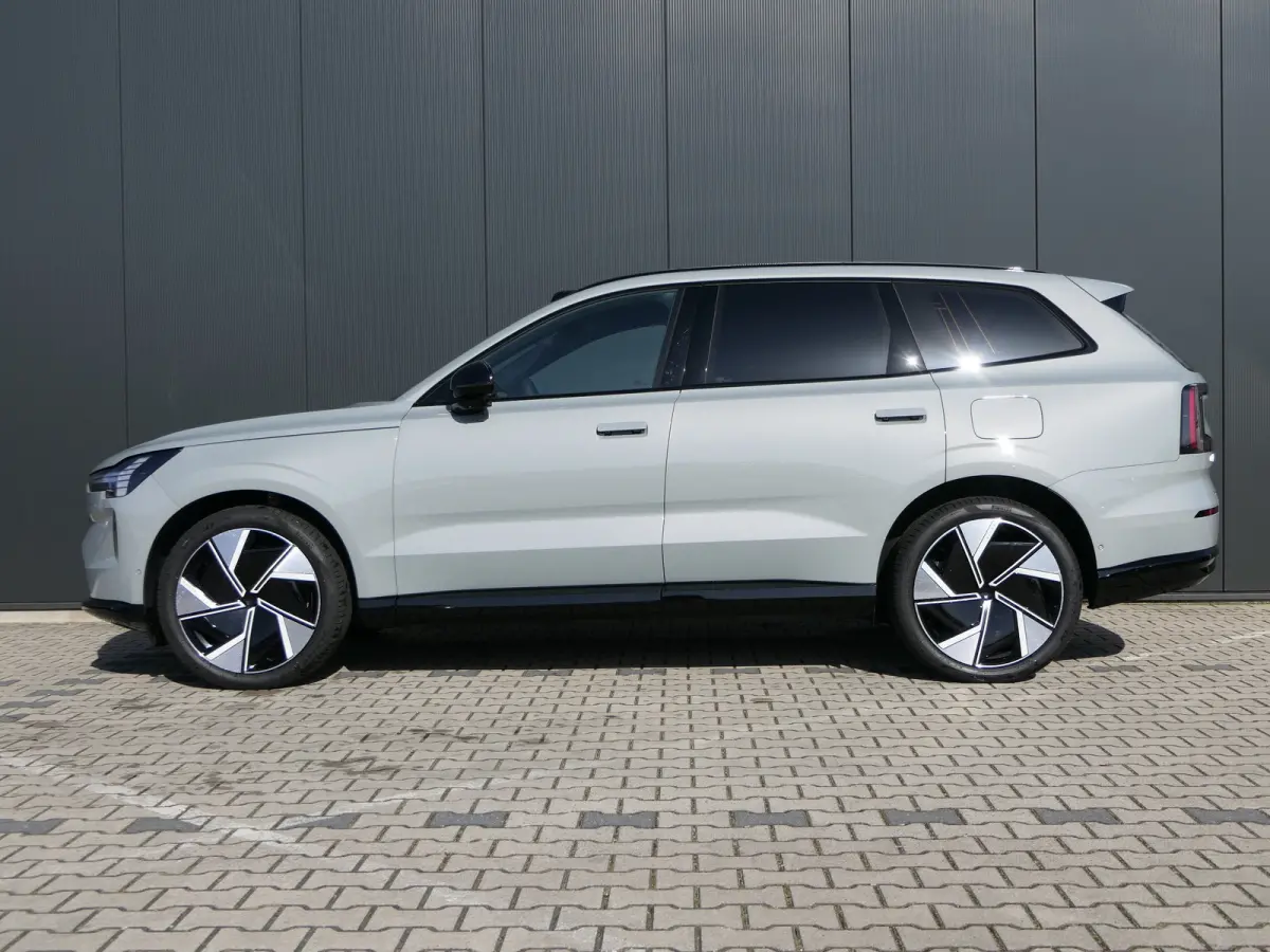Twin Motor Performance Ultra 7p. 111 kWh | Bowers&Wilkins | Luchtvering | Tailored Wool | 22 Inch |Park-Assist Pakket