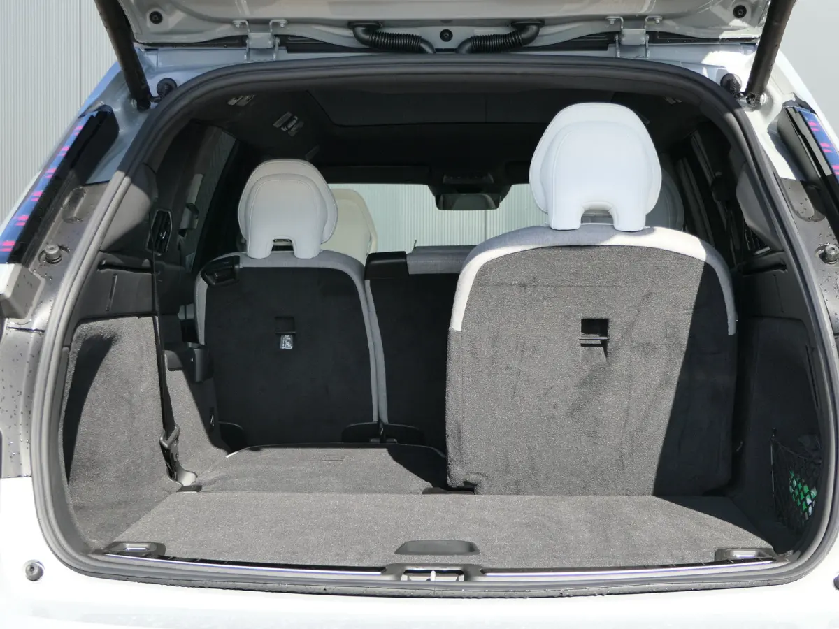 Twin Motor Performance Ultra 7p. 111 kWh | Bowers&Wilkins | Luchtvering | Tailored Wool | 22 Inch |Park-Assist Pakket