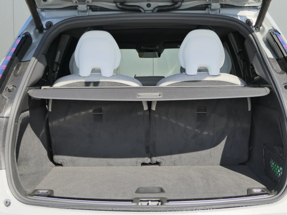 Twin Motor Performance Ultra 7p. 111 kWh | Bowers&Wilkins | Luchtvering | Tailored Wool | 22 Inch |Park-Assist Pakket