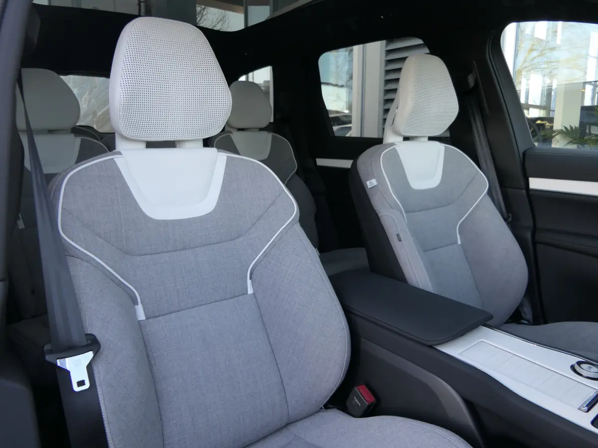 Twin Motor Performance Ultra 7p. 111 kWh | Bowers&Wilkins | Luchtvering | Tailored Wool | 22 Inch |Park-Assist Pakket